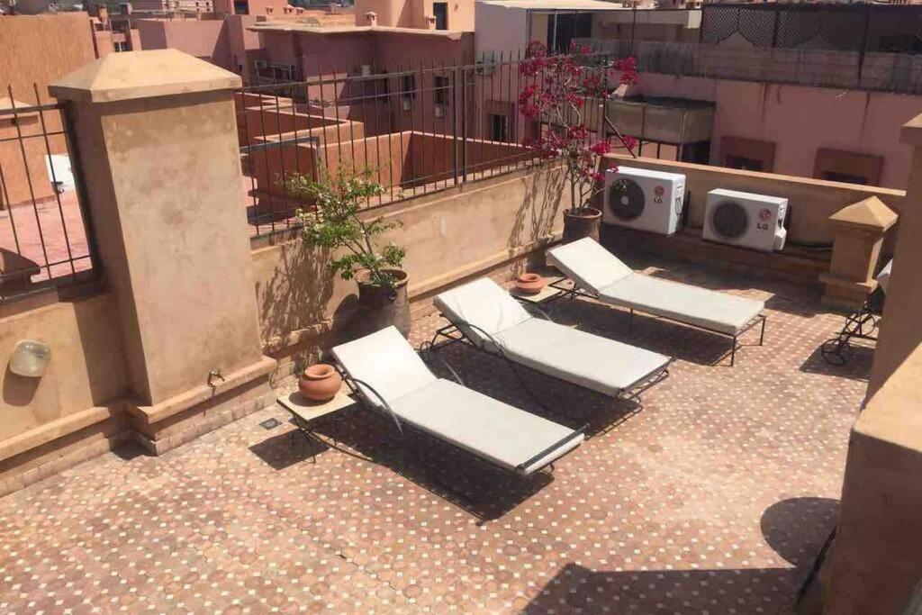 Appartement Tout Confort Avec Possibilite Transport Aeroport Marrákes Kültér fotó